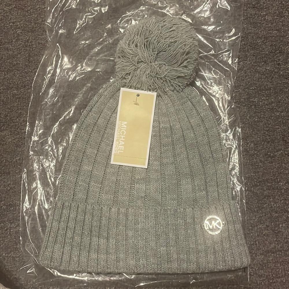 Pom Hat